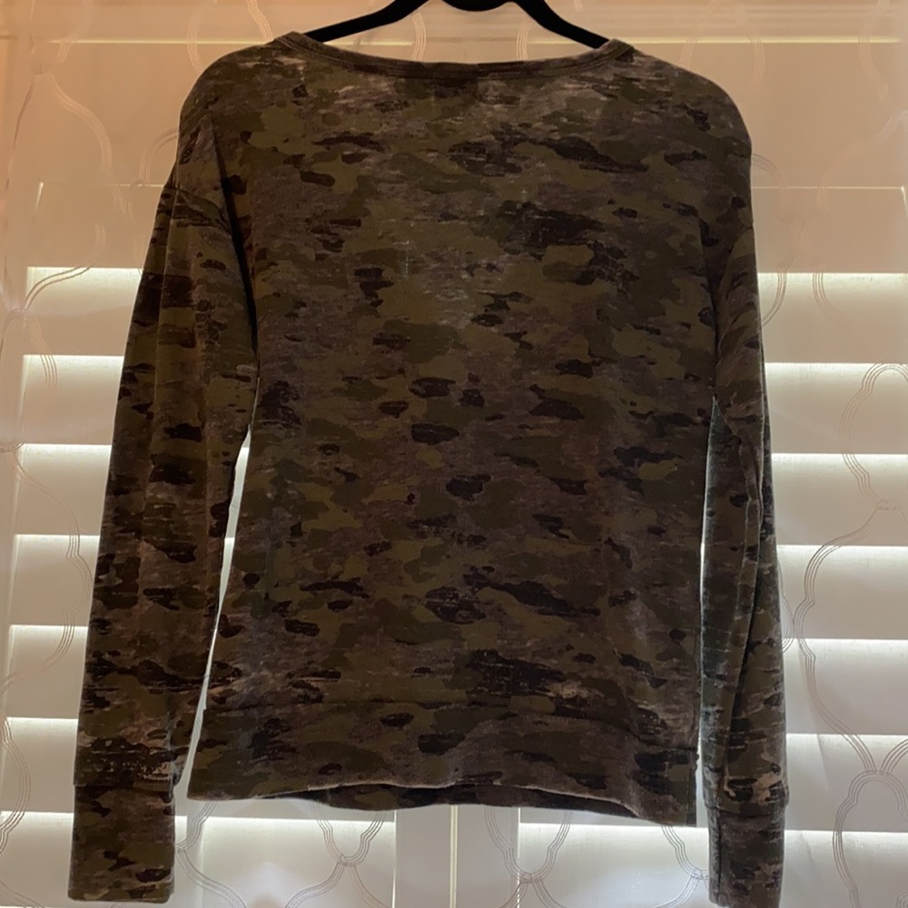 Camo Top - Picture 2 of 2